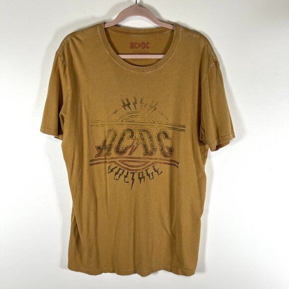 AC/DC High Voltage  LUCKY BRAND Modern Fit  T Shirt Size Large  Rock‎ Music Band - Picture 1 of 7